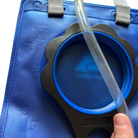 Ozark Trail Hydration Backpack Gray 72 oz - Picture 12 of 12